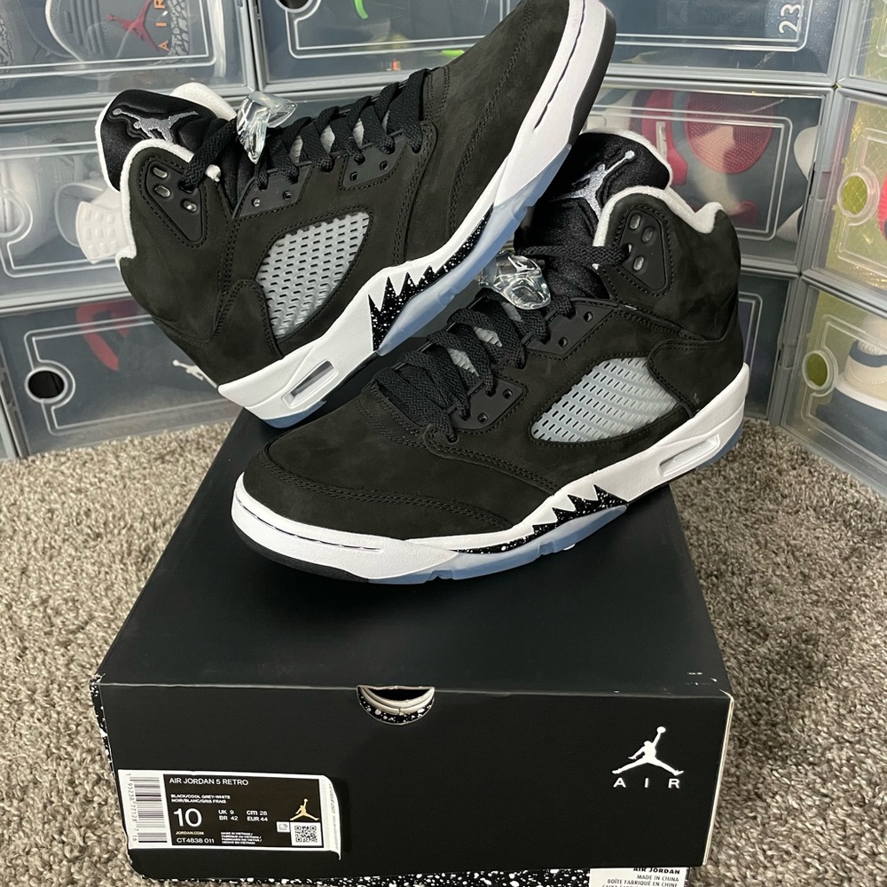 SOLD!!!!   Authentic Jordan 5s Moonlight